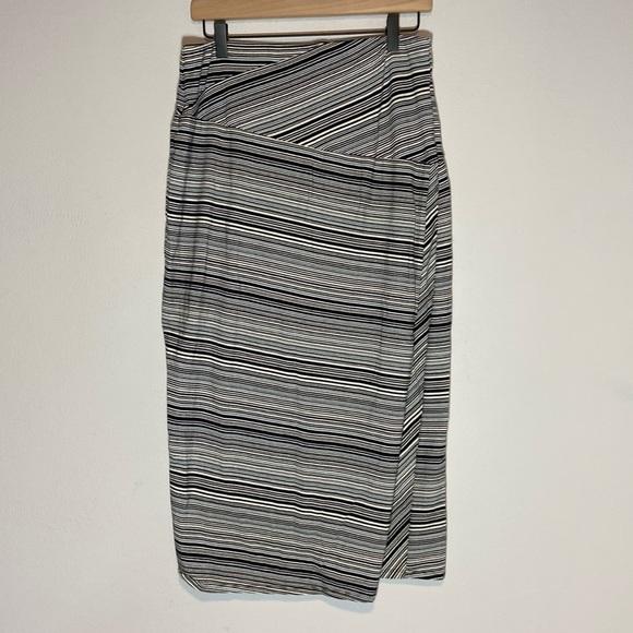 J. Jill Stripe Slit Side Midi Skirt Size Small Navy White Stretch Spandex - Picture 1 of 6
